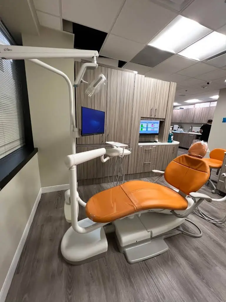 Dlight Dental PLLC