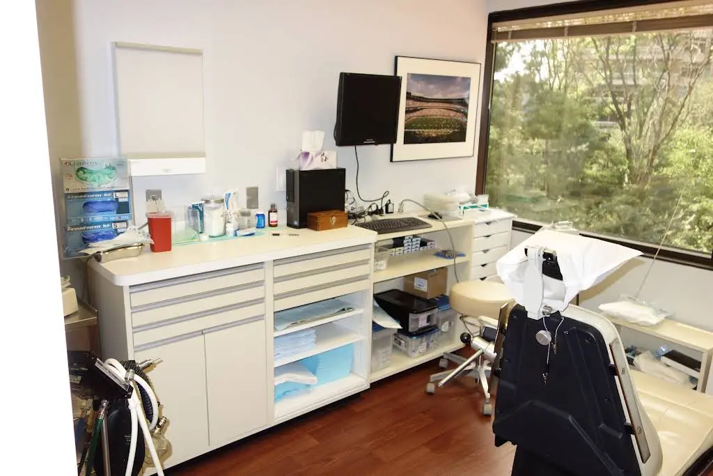 Chevy Chase Implant & Oral Surgery - Drs. Park, Kunkle, Hill & Lindquist