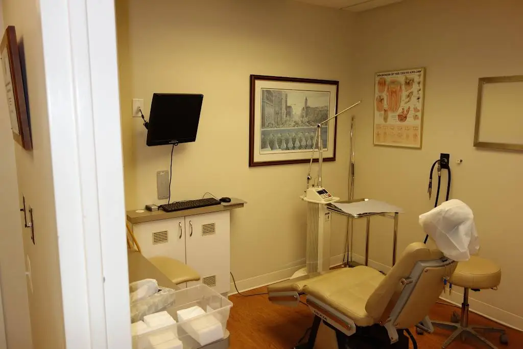 Chevy Chase Implant & Oral Surgery - Drs. Park, Kunkle, Hill & Lindquist