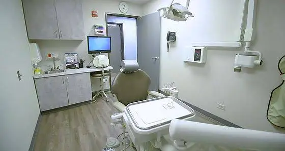 Lake in the Hills Endodontics