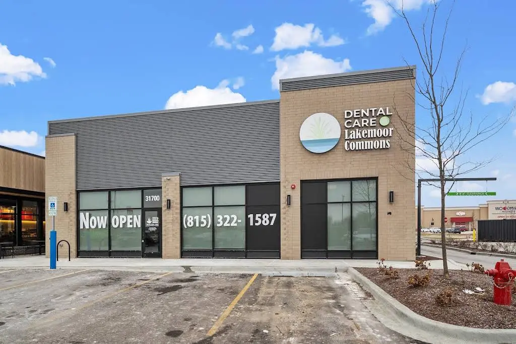 Dental Care at Lakemoor Commons