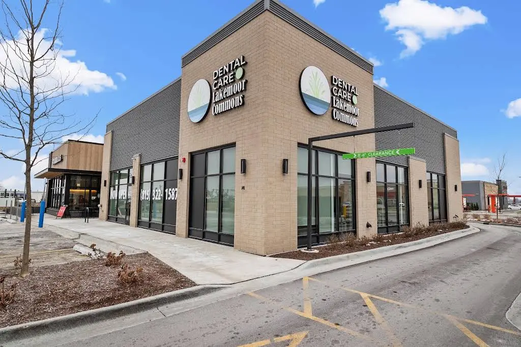 Dental Care at Lakemoor Commons