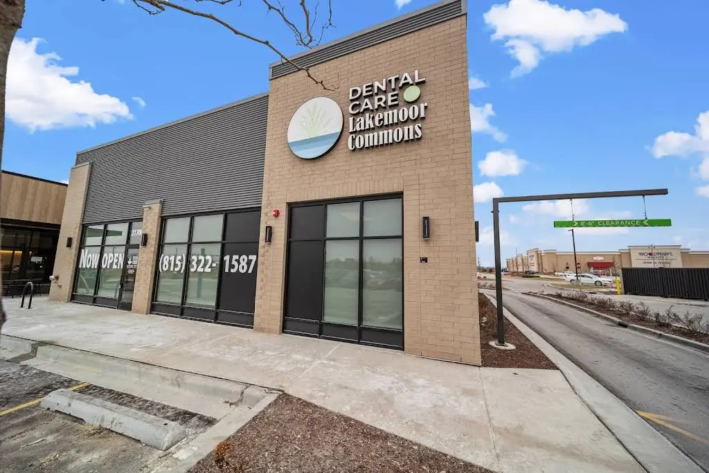 Dental Care at Lakemoor Commons