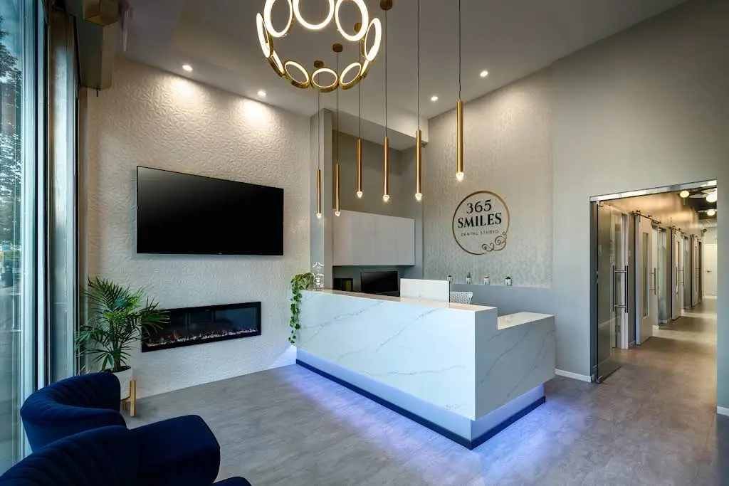 365 Smiles Dental Studio