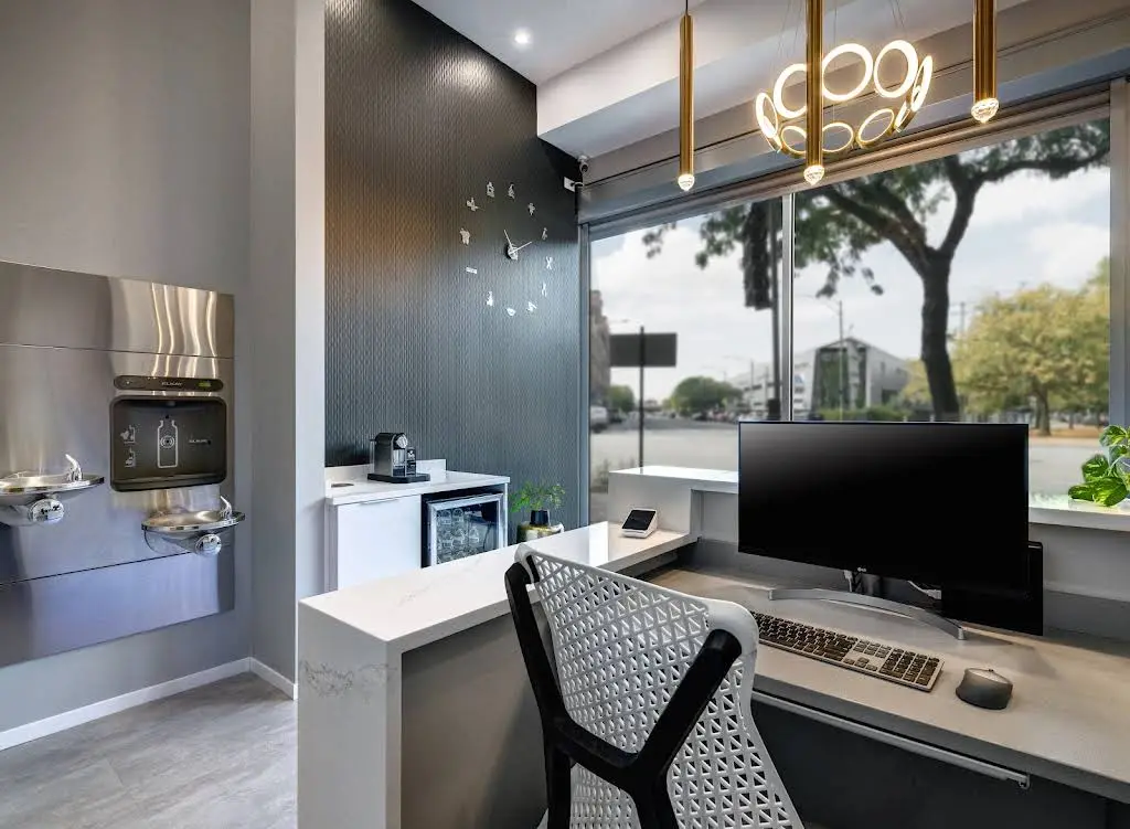365 Smiles Dental Studio