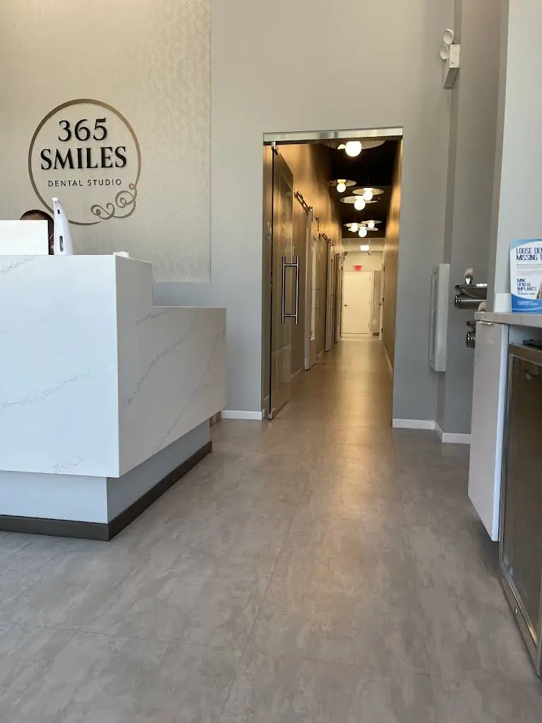 365 Smiles Dental Studio