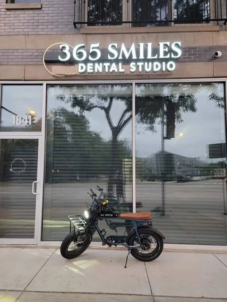 365 Smiles Dental Studio