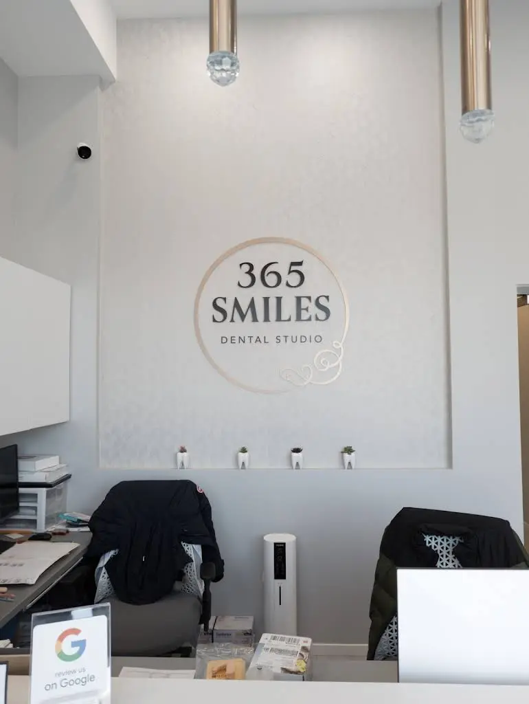 365 Smiles Dental Studio