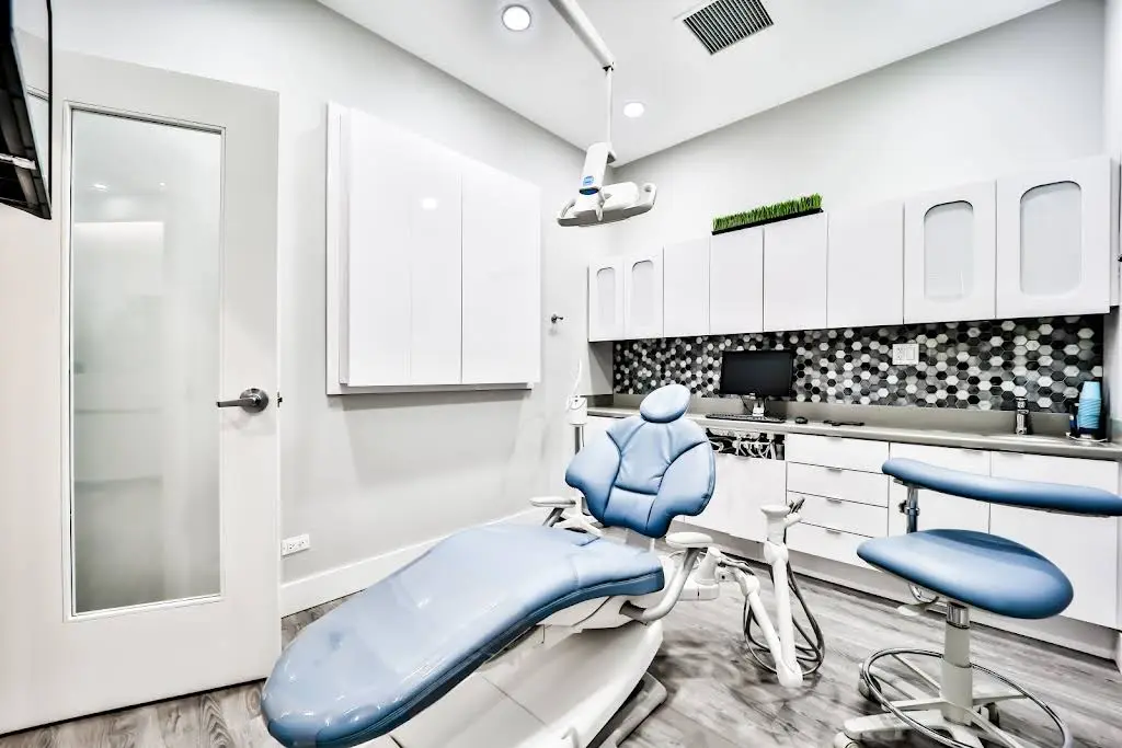 Modern Dental on Clark Street
