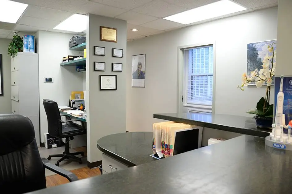 HYDE PARK PERIODONTICS & IMPLANT SOLUTIONS