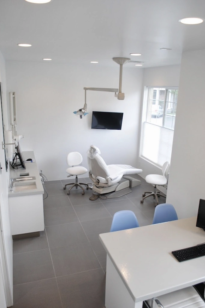 Heninger Dental: Dr Cam Heninger