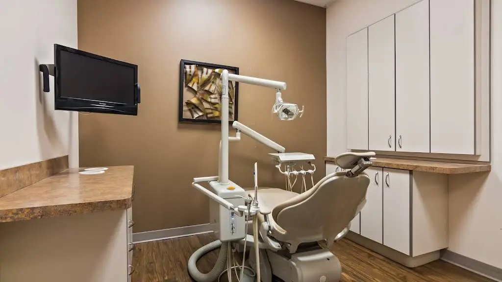 Dental One Associates at Steeplechase