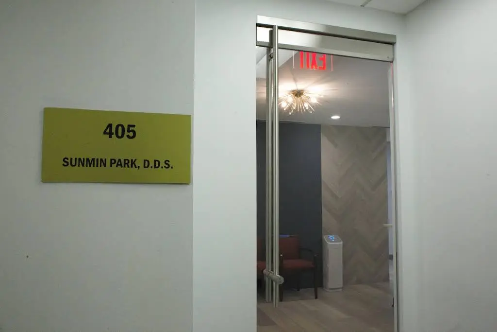 McLean Family & Cosmetic Dentistry: Dr. Sunmin Park DDS
