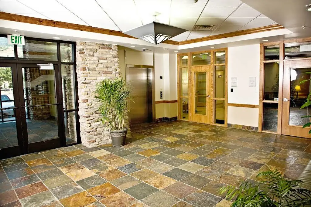Utah Valley Periodontics: Bankhead Alex DDS