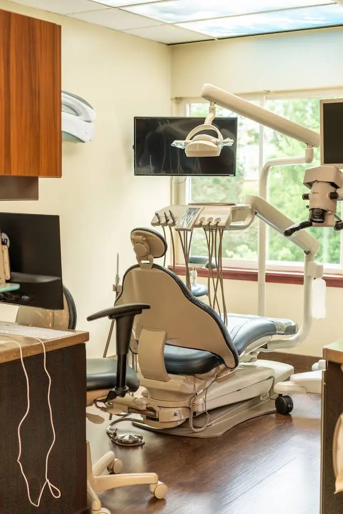 Oakton Dental Implants & Endodontics - Dr. Matri