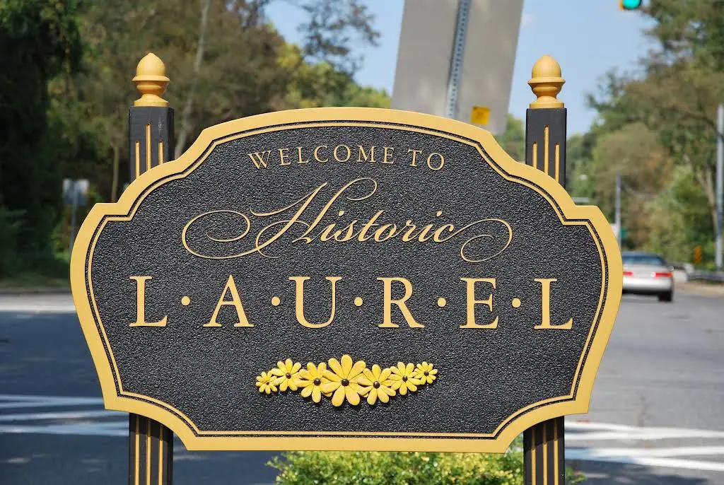Smiles of Laurel
