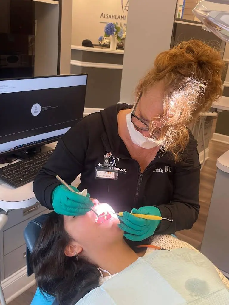 Alsahlani & Albazzaz Dental