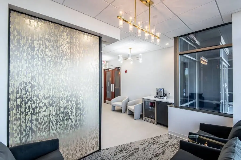 Glō Dental Studio