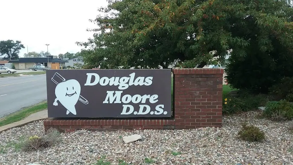Douglas W Moore DDS PC