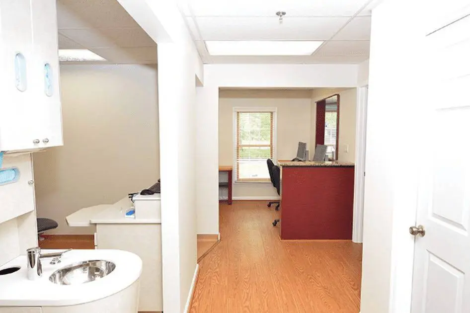 Halliburton Family Dentistry: Denise Halliburton, DDS