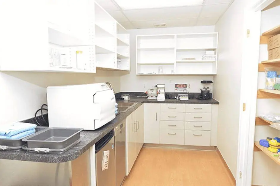 Halliburton Family Dentistry: Denise Halliburton, DDS