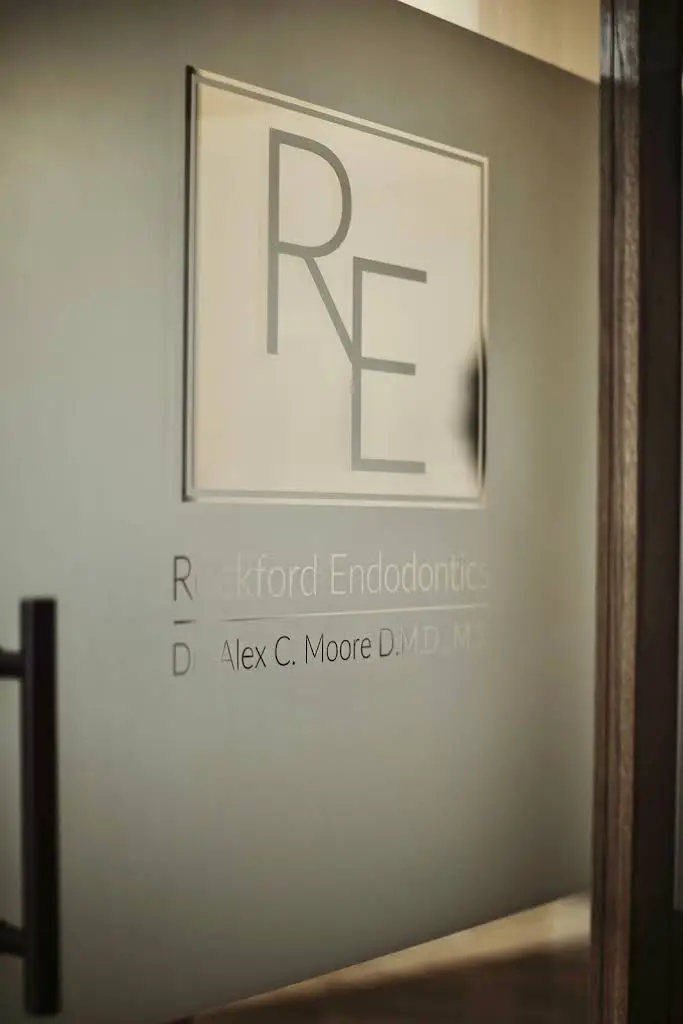 Rockford Endodontics - Dr. Alex C Moore D.M.D. M.S.