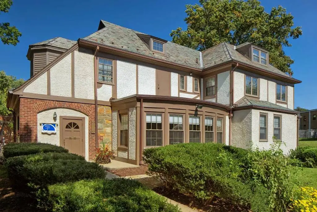 Comprehensive Contemporary Dentistry, H. Brandt Foster, DDS