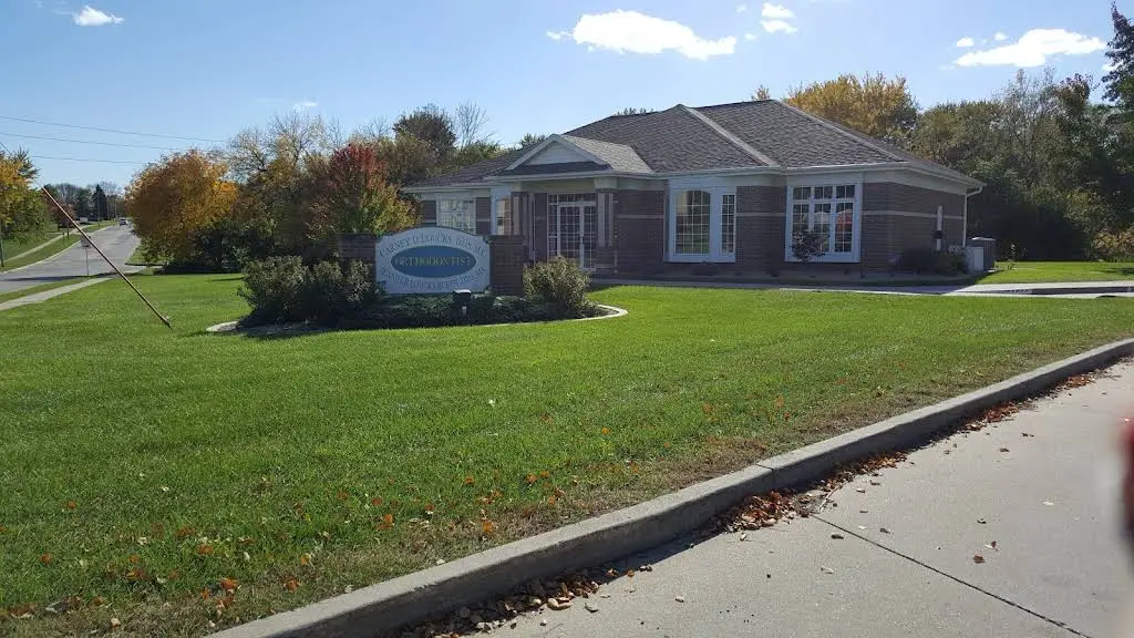 Loucks/Buren Orthodontics