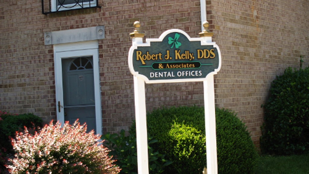 Robert J Kelly DDS & Associates