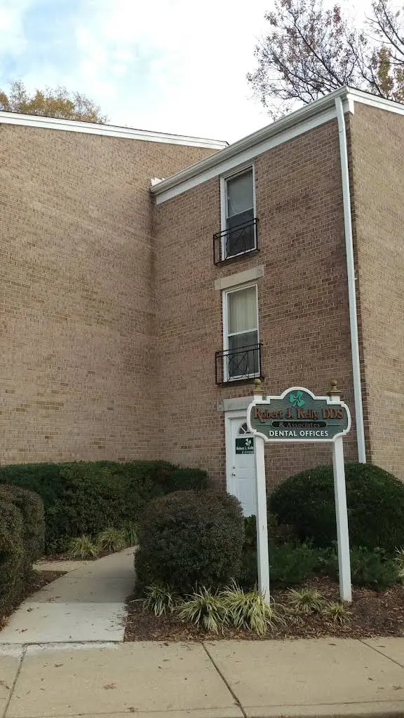 Robert J Kelly DDS & Associates