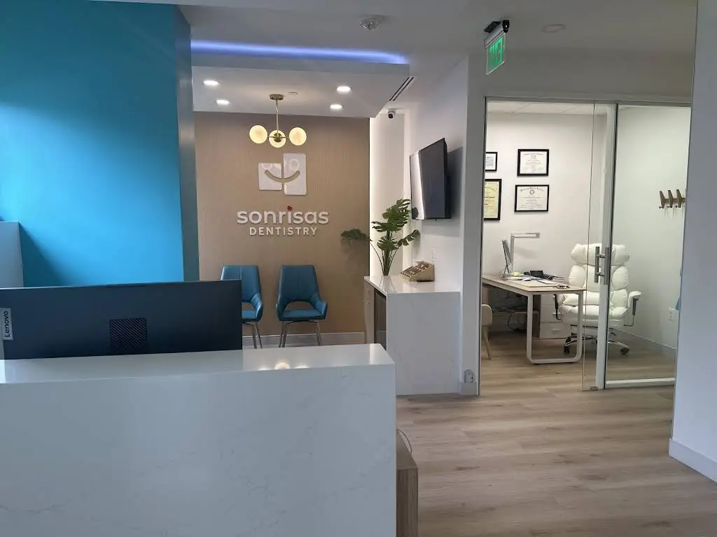 Sonrisas Dentistry