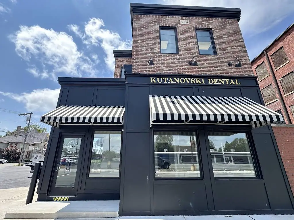 Kutanovski Dental