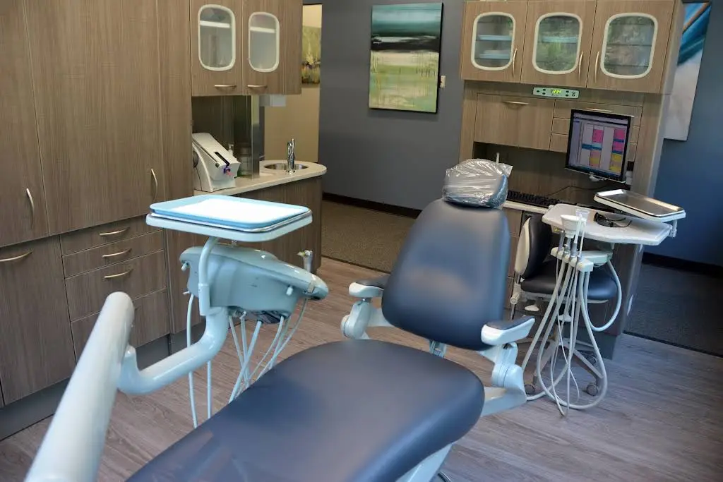 Oneal Russell, DDS