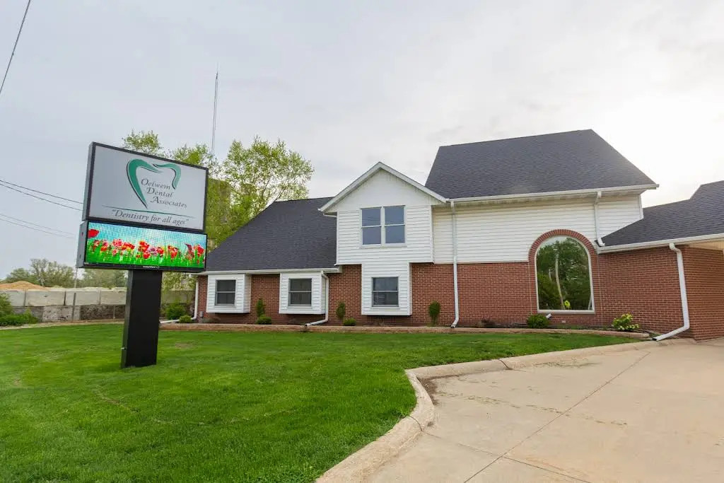 Oelwein Dental Associates
