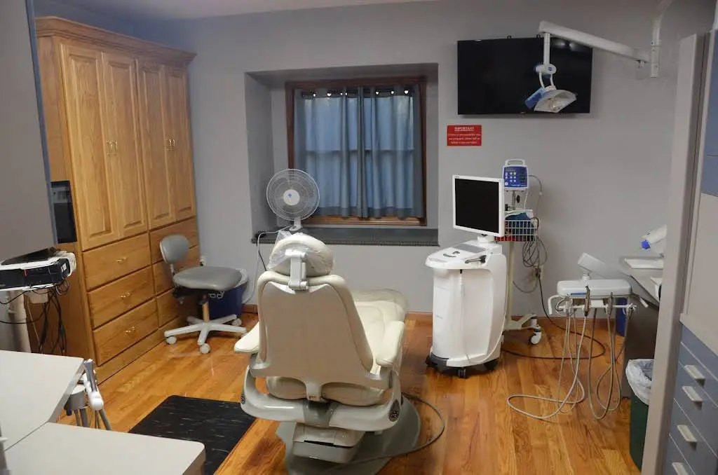 Oelwein Dental Associates