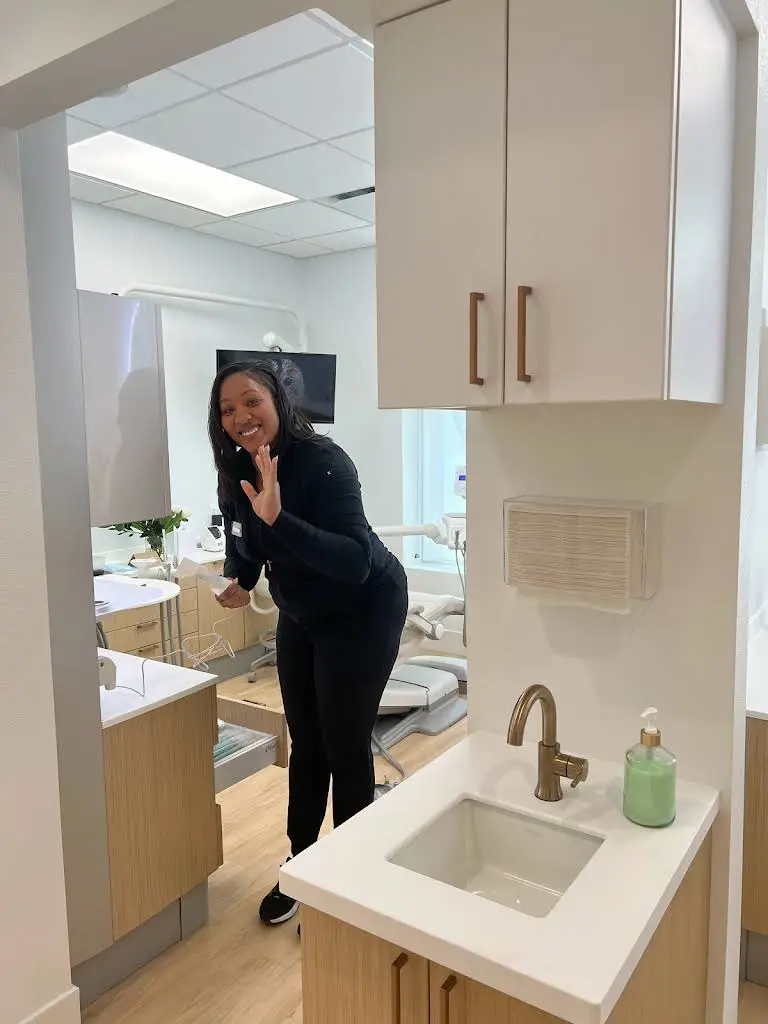Lux Dental
