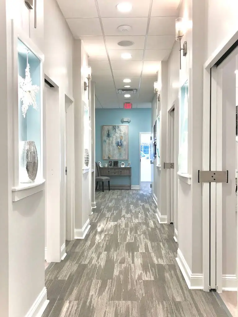 Lux Dental Center