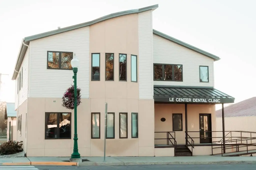 Le Center Dental Clinic