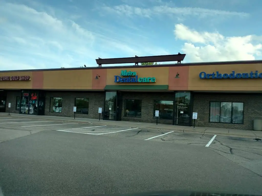 Metro Dentalcare Specialty Center Burnsville - Oral Surgery