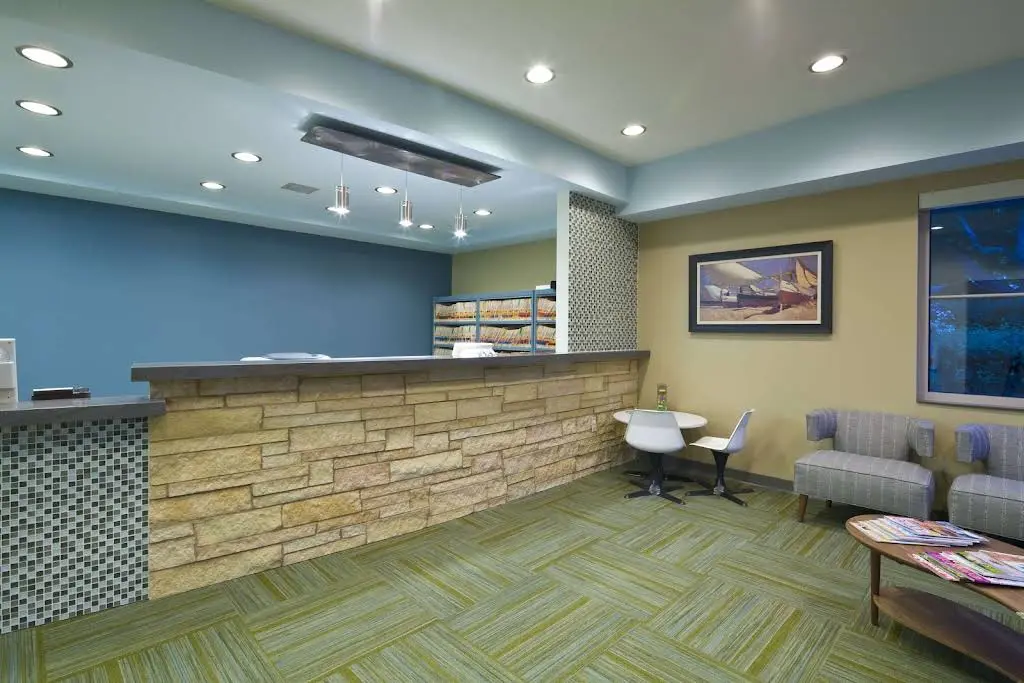 Town Dental - Excelsior