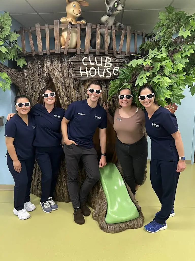 Kid Grins Pediatric Dentistry