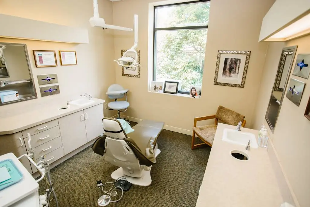 University Ave Dental