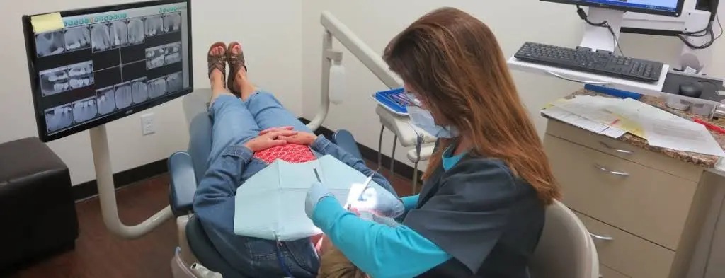 First Avenue Dental
