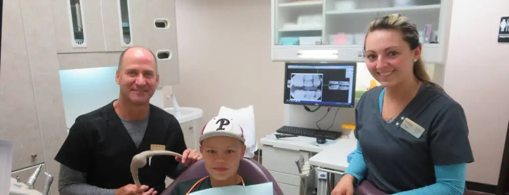 First Avenue Dental