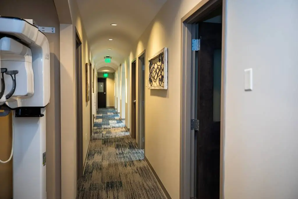 i-Implant Dentistry-Roseville
