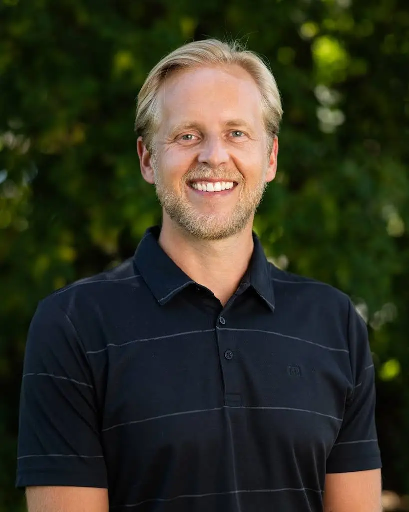 Forest Lake Smiles - Dr. Jonathan Siverson