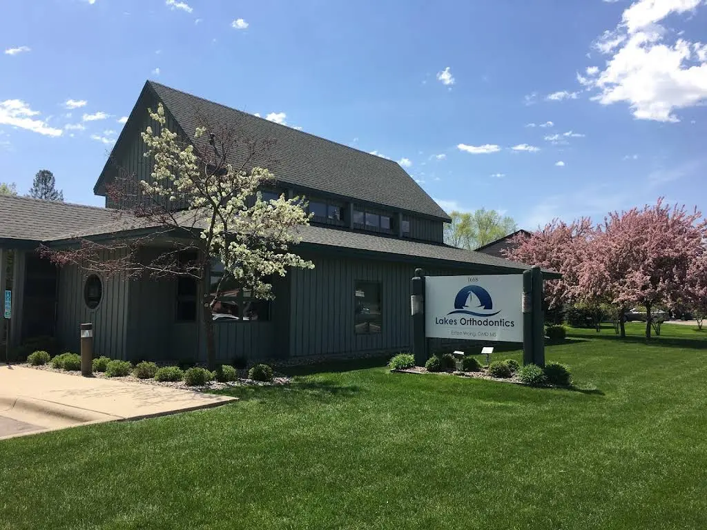 Lakes Orthodontics - Maplewood