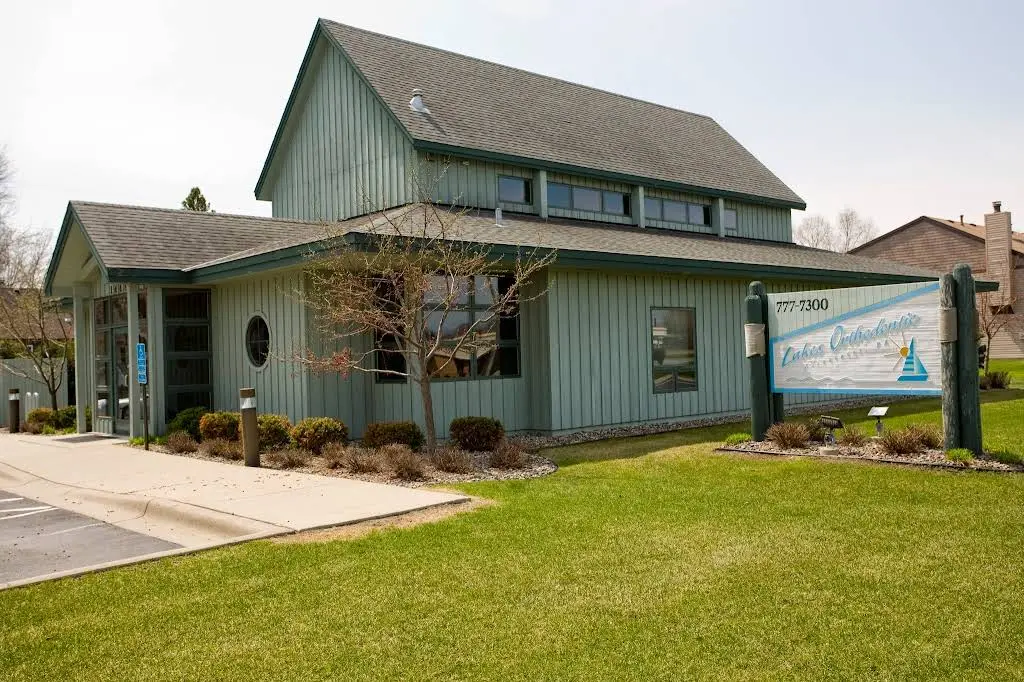 Lakes Orthodontics - Maplewood