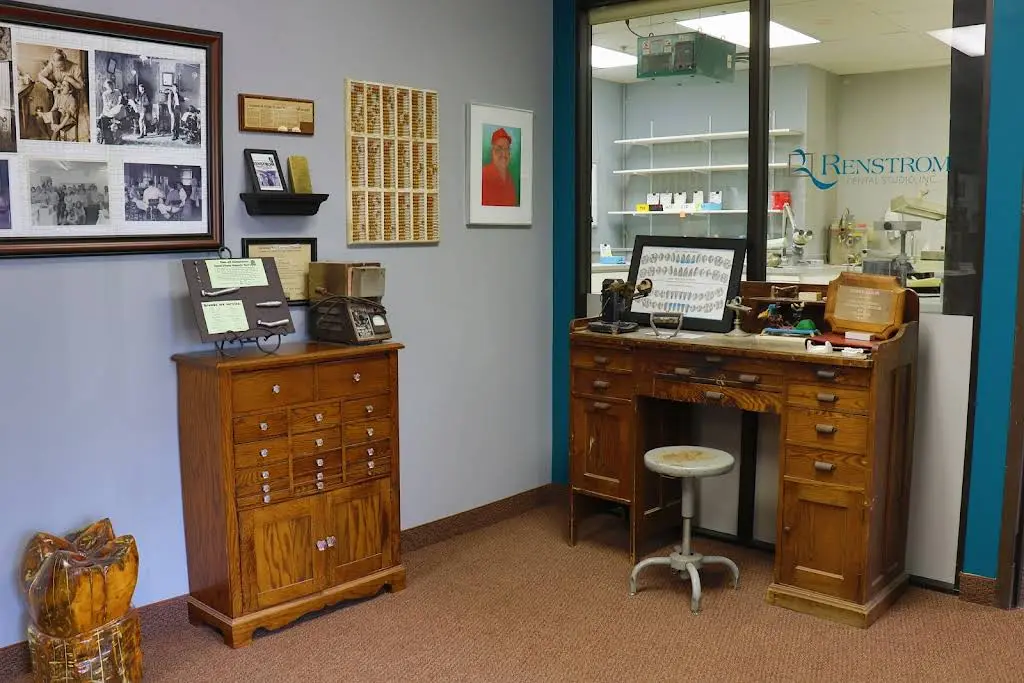 Renstrom Dental Studio