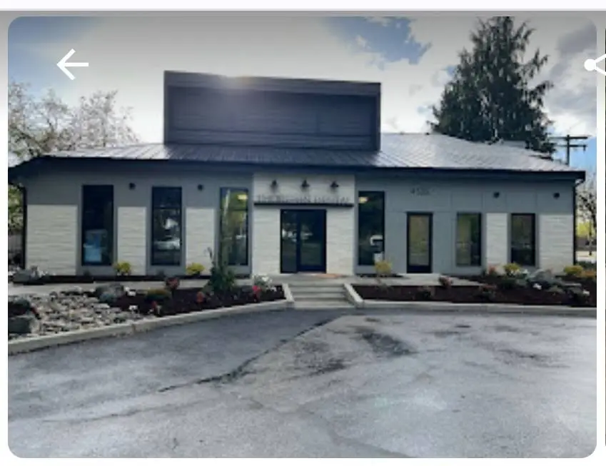 Light Dental Studios